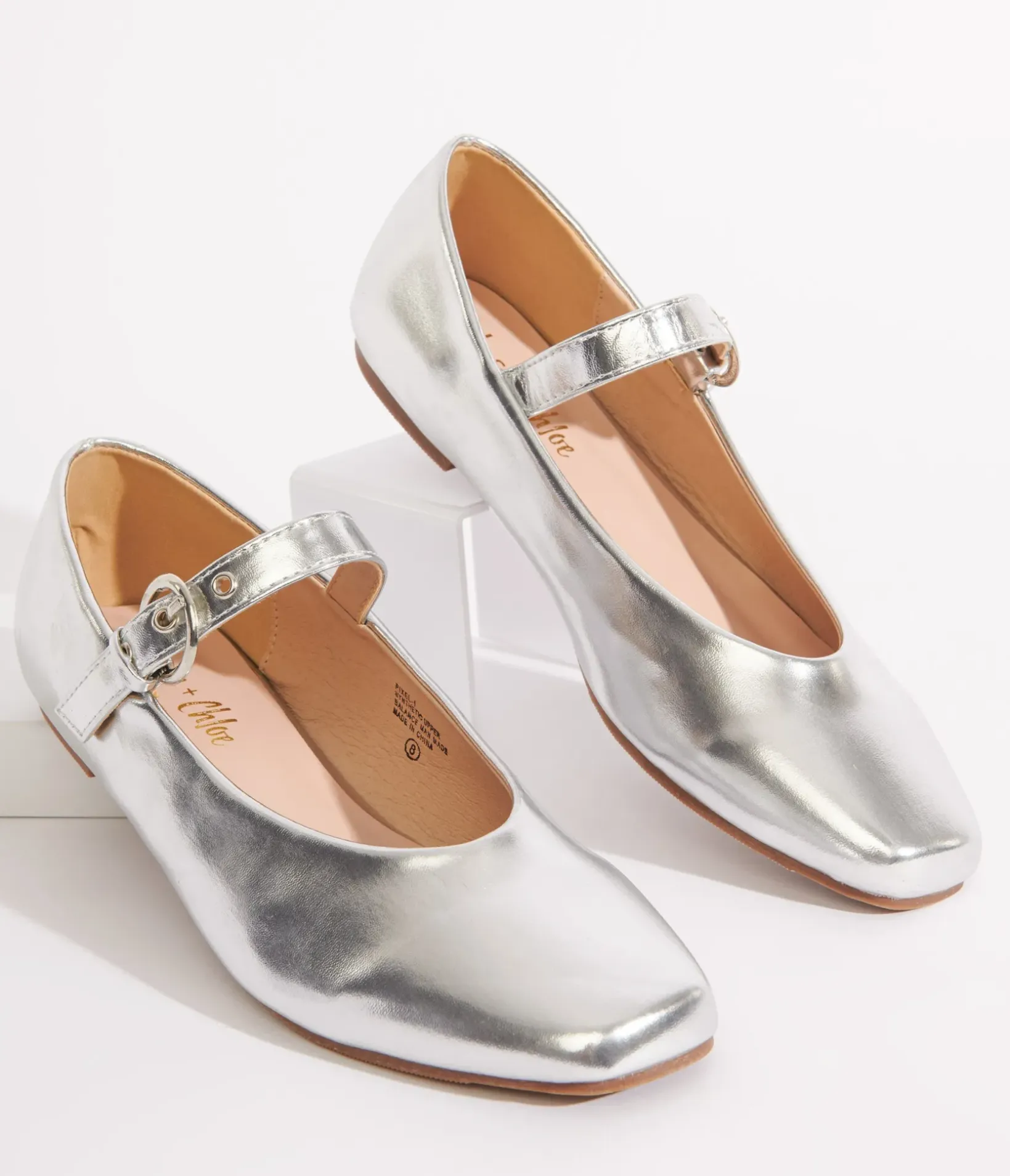 Unique Vintage Flats>Silver Leatherette Mary Jane Flats