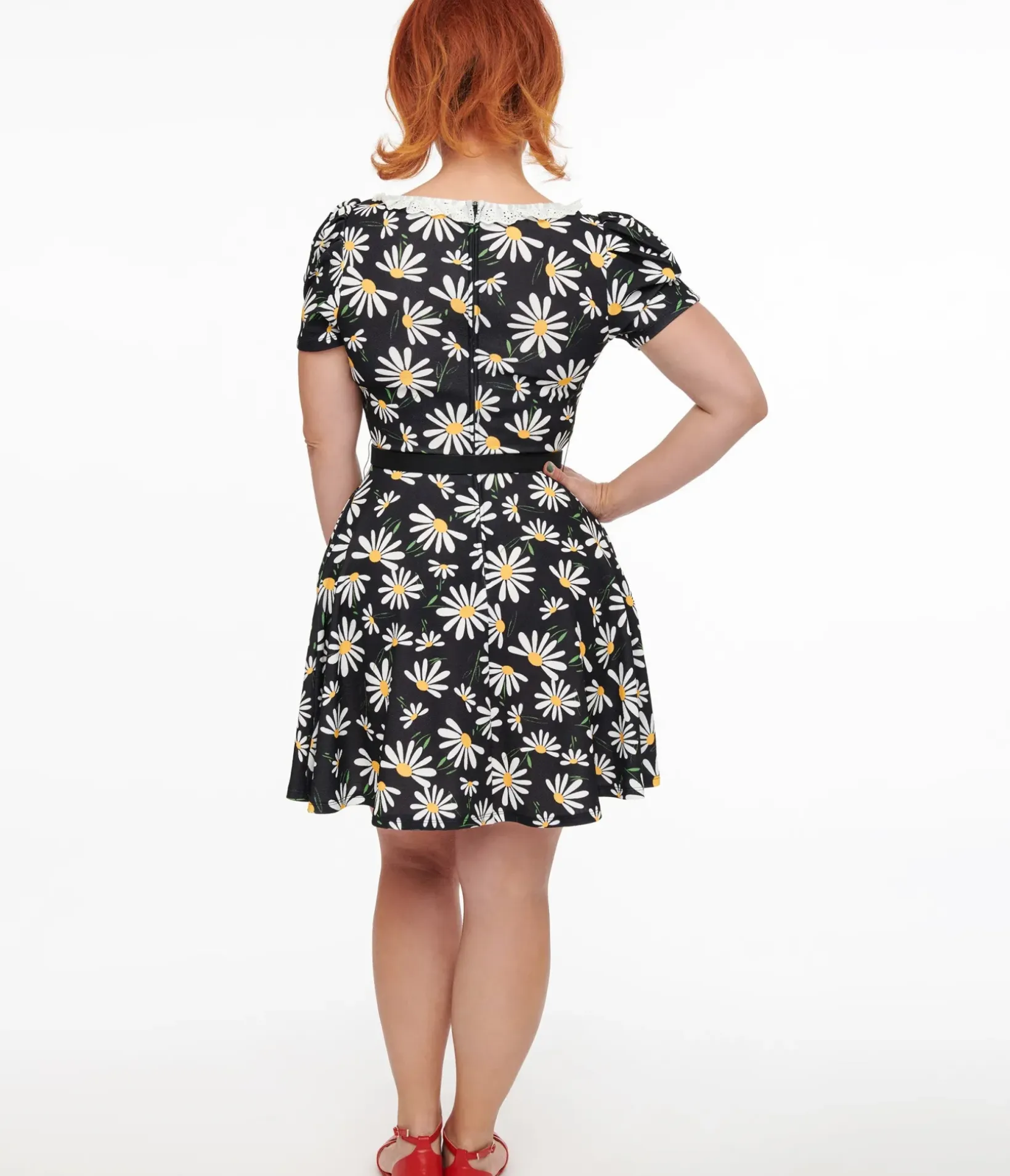 Unique Vintage Fit & Flare|Pocket Dresses>Smak Parlour Black & White Daisy Group Chat Flare Dress