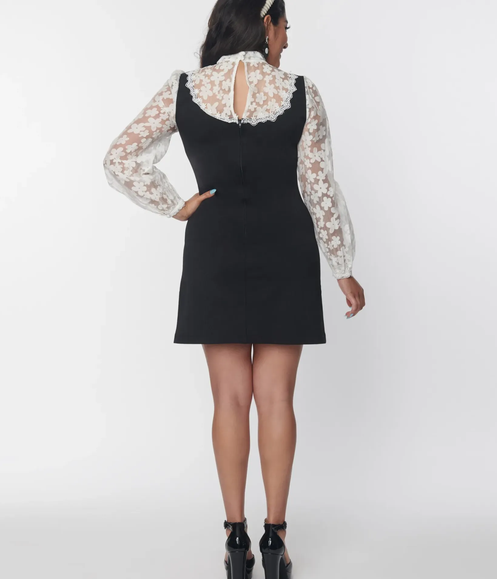 Unique Vintage Everyday Dresses|All Things Black>Smak Parlour Black & White Floral Bow Neck Shift Dress
