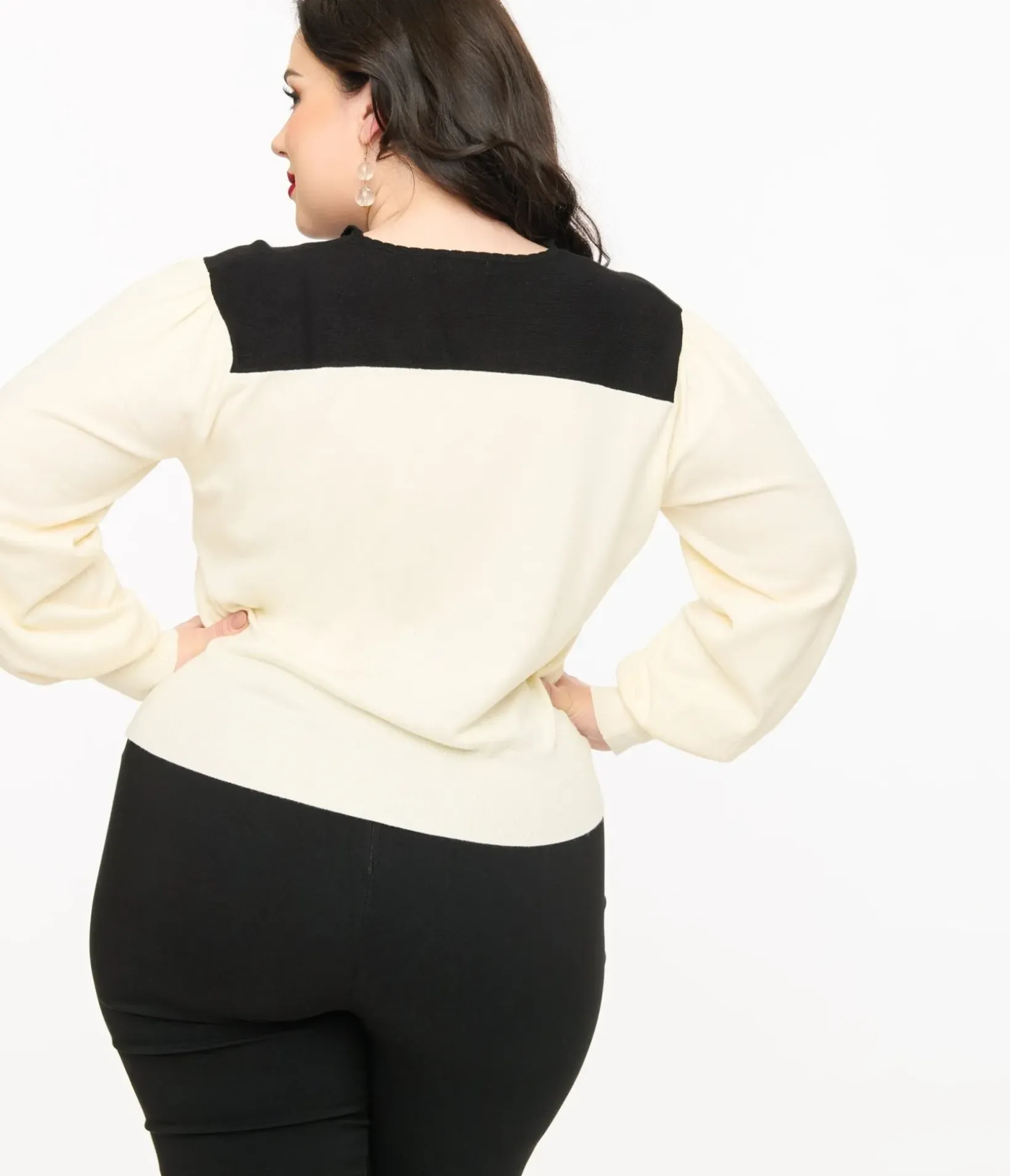 Unique Vintage Sweaters & Cardigans>Smak Parlour Plus Size 1960s Ivory & Black Mushroom Embroidered Cardigan