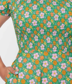 Unique Vintage Fit & Flare|Pocket Dresses>Smak Parlour 1960s Green Floral Smocked Fit & Flare Dress