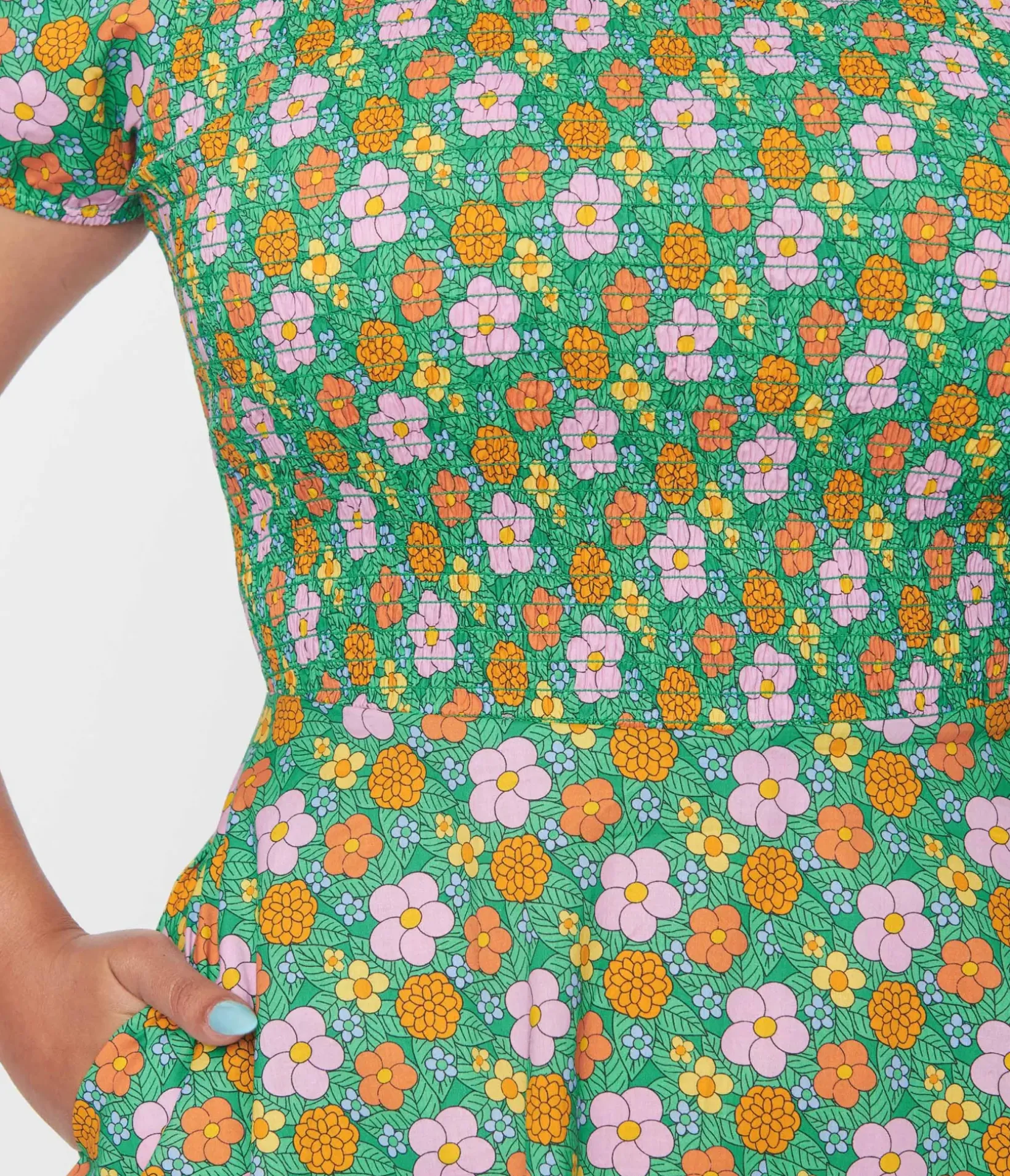 Unique Vintage Fit & Flare|Pocket Dresses>Smak Parlour 1960s Green Floral Smocked Fit & Flare Dress