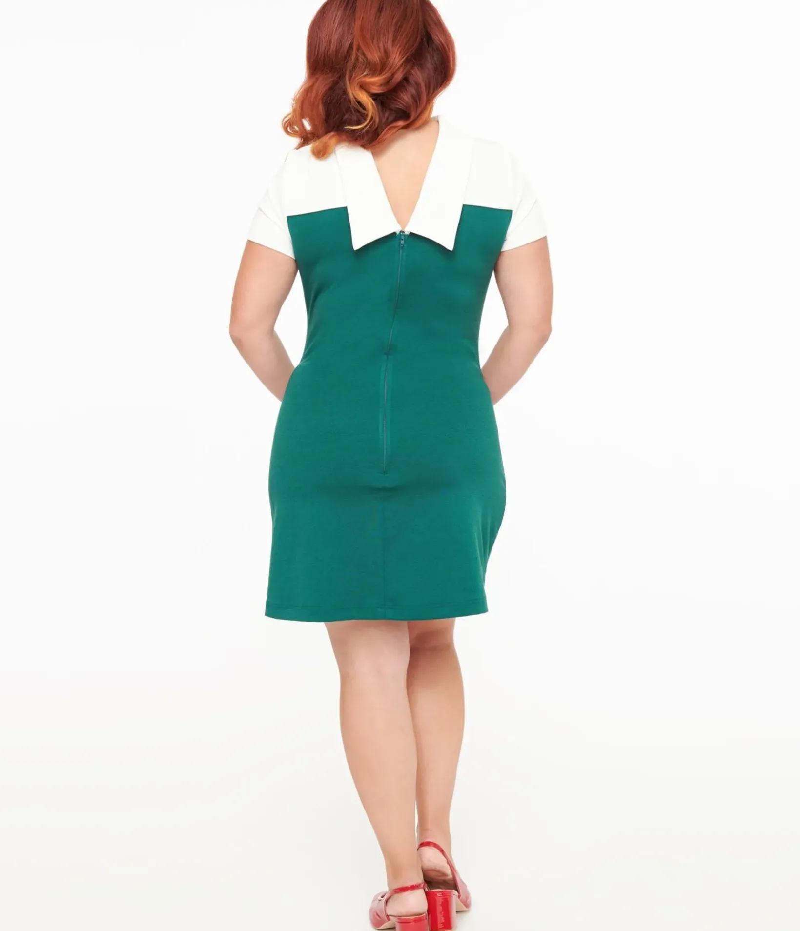 Unique Vintage Everyday Dresses>Smak Parlour 1960s Green & White Mistletoe Pocket Shift Dress