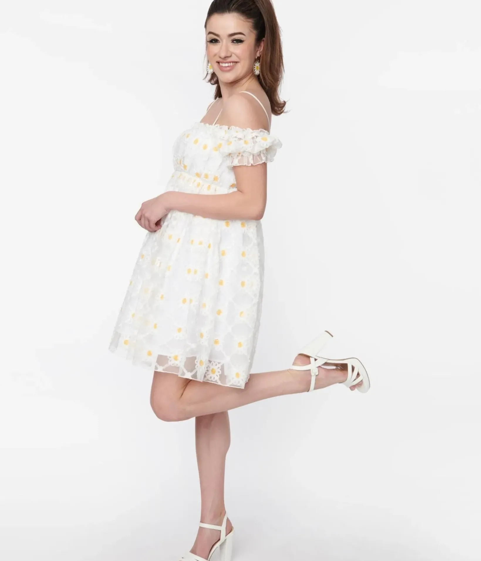Unique Vintage Babydoll|Babydoll>Smak Parlour White Daisy Off the Shoulder Babydoll Dress
