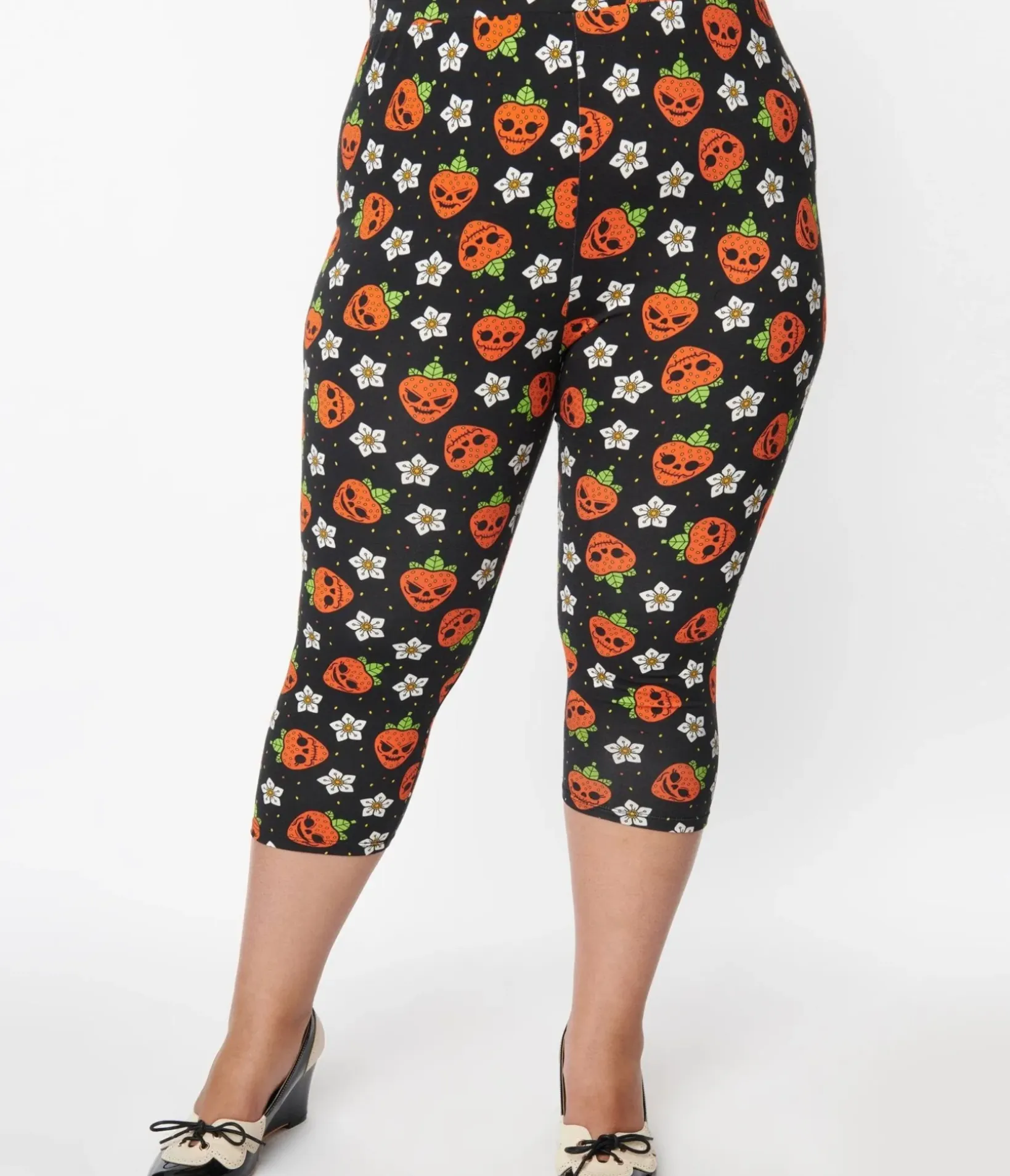 Unique Vintage Halloween>Sourpuss Black Berry Dead Capris
