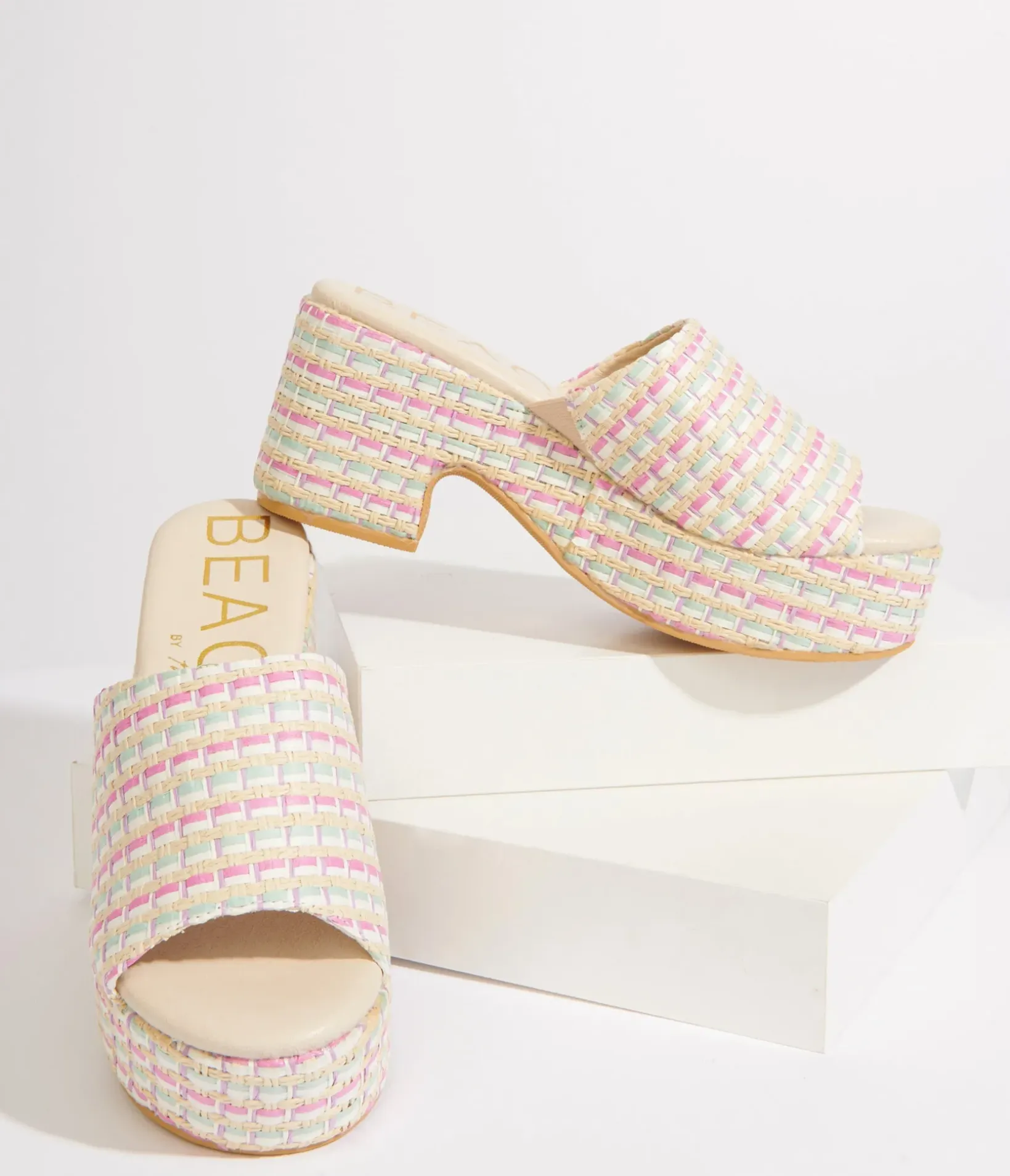 Unique Vintage Summer Vacation|Heels>1970s Pastel Rainbow Rattan Platform Mule Sandals