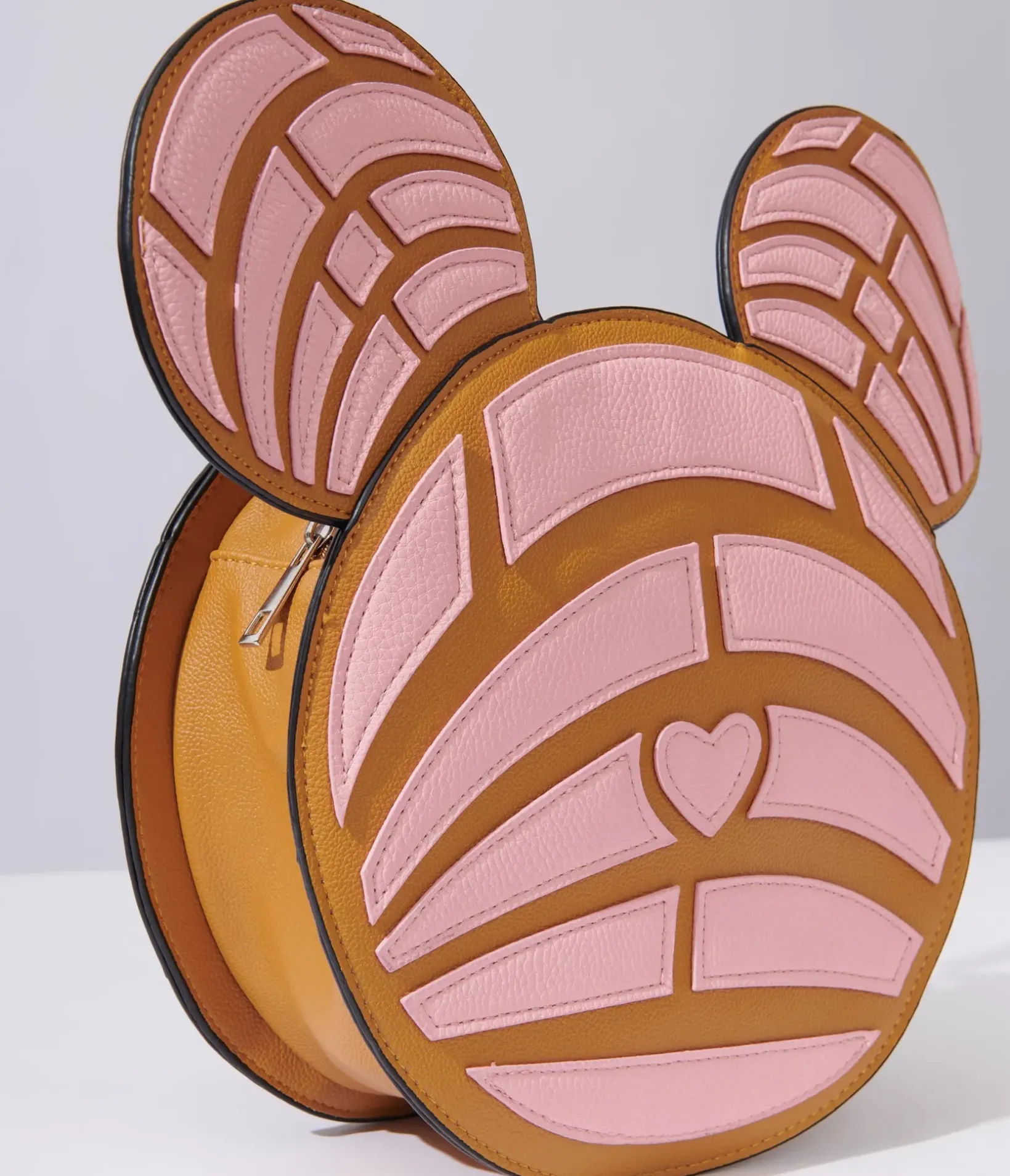 Unique Vintage All Things Pink|Novelty Bags>Tan & Pink Concha Mouse Mini Backpack