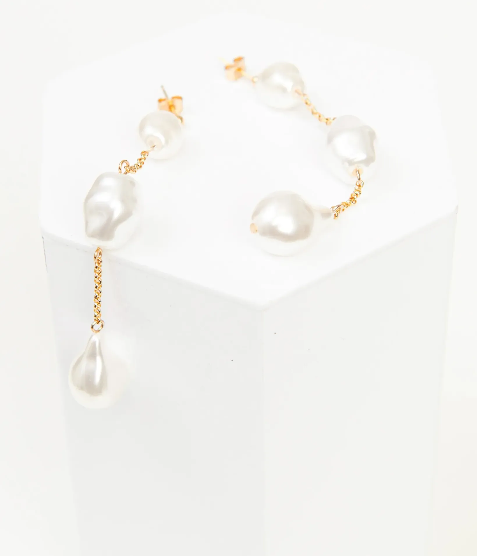 Unique Vintage Work Wear|Summer Vacation>Tiered Pearl Drop Earrings