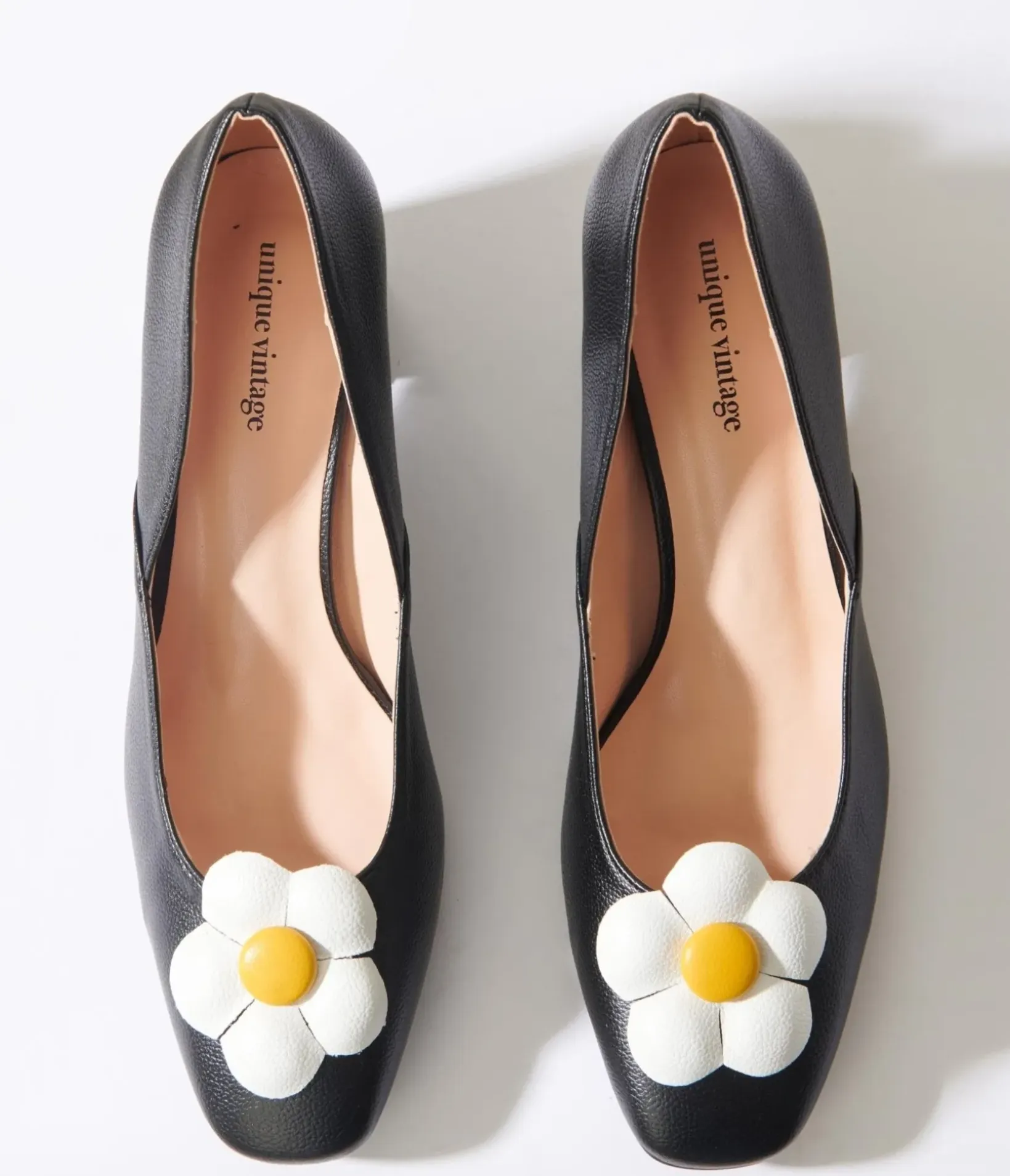 Unique Vintage All Things Black|Heels>Black Daisy Pumps
