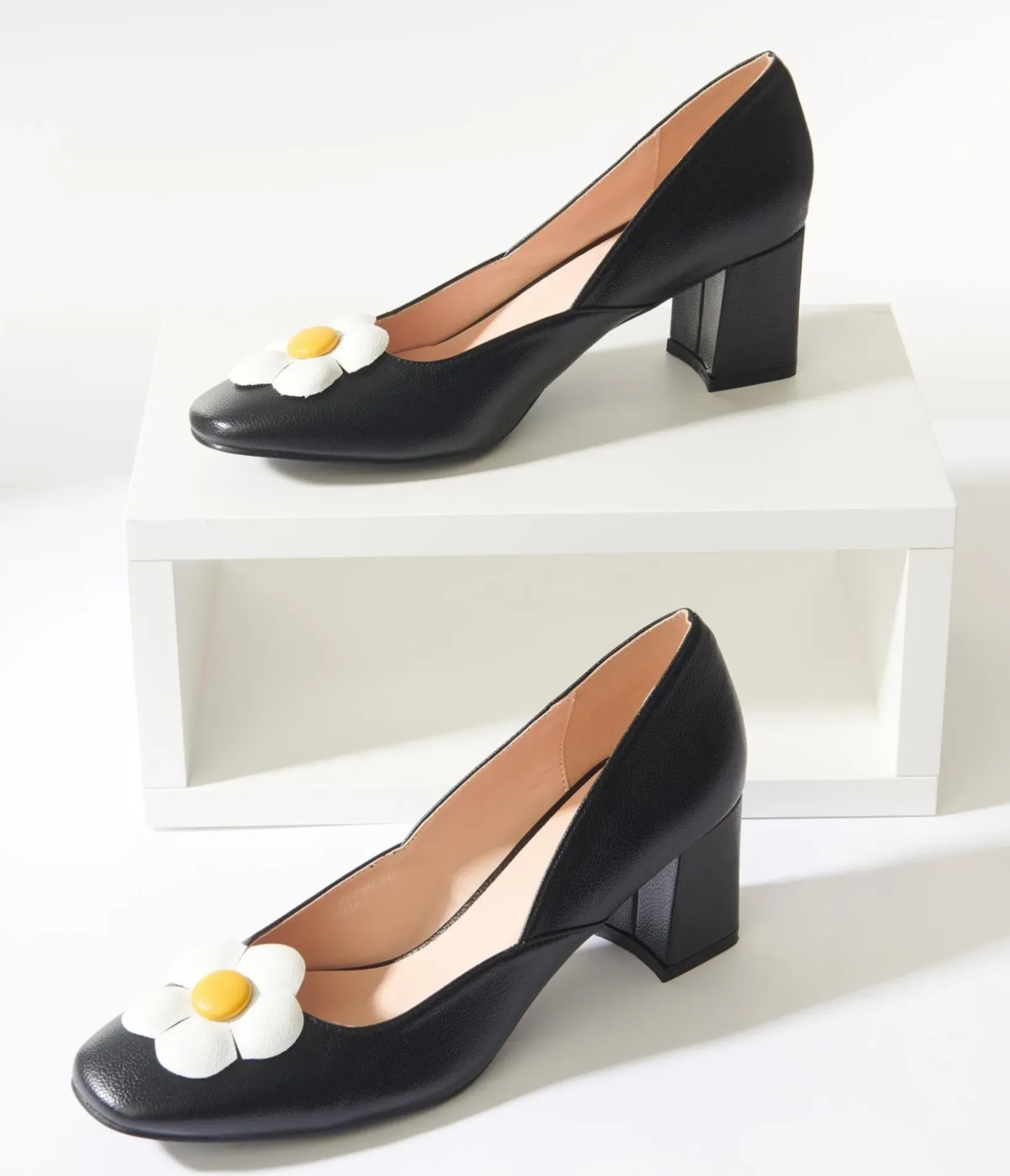 Unique Vintage All Things Black|Heels>Black Daisy Pumps