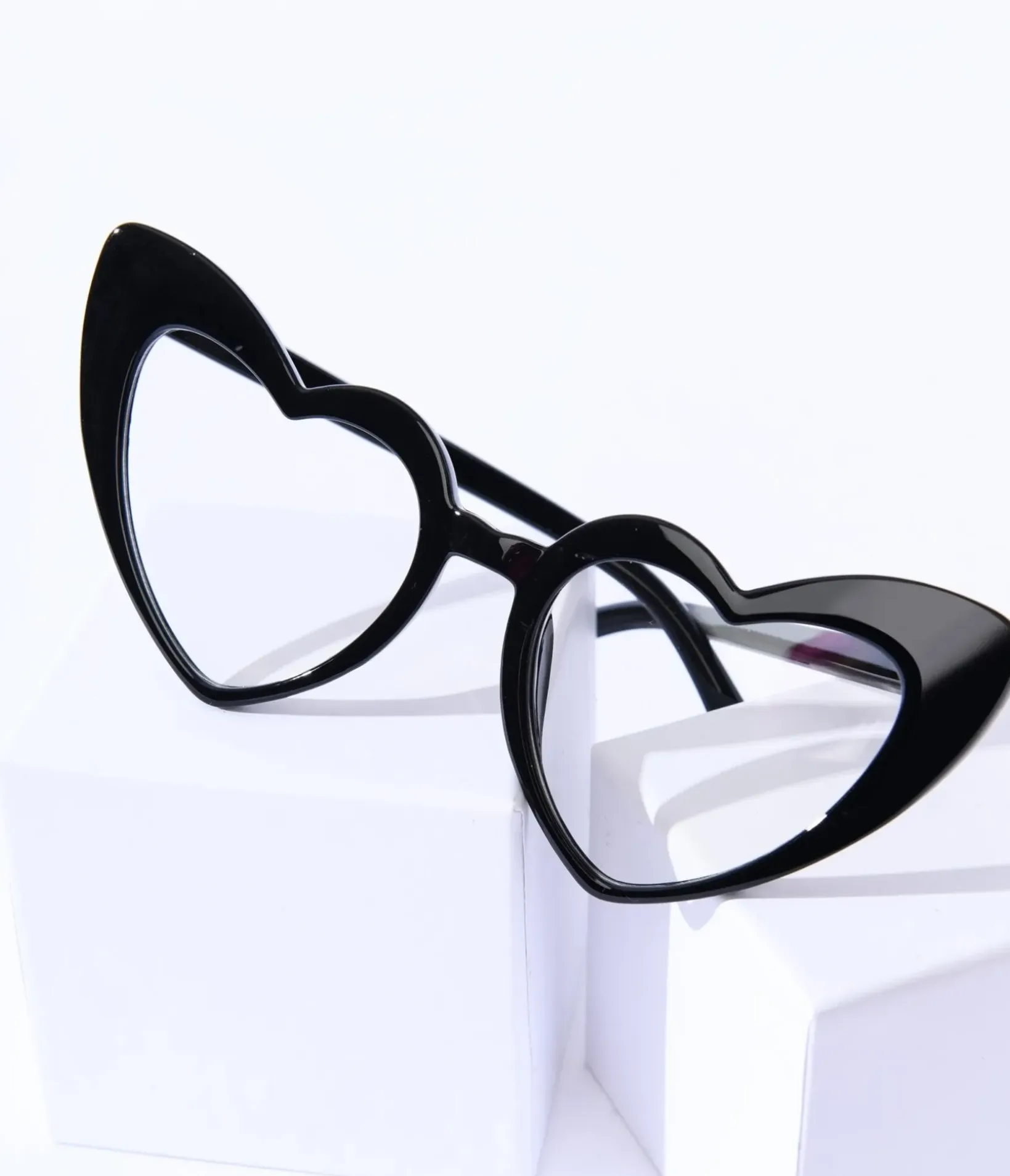 Unique Vintage Sunglasses>Black Heart Glasses