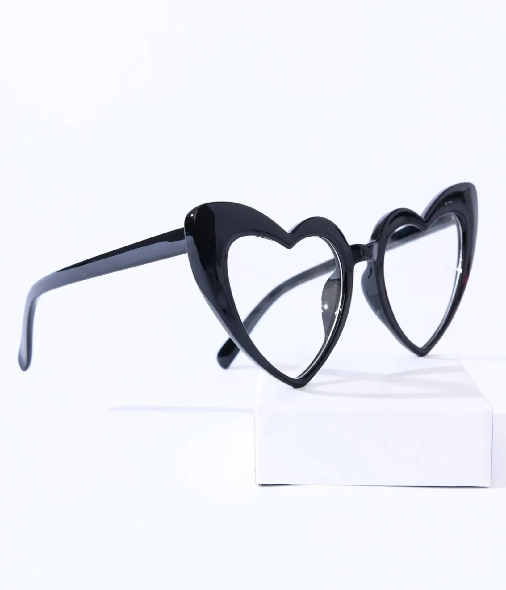 Unique Vintage Sunglasses>Black Heart Glasses