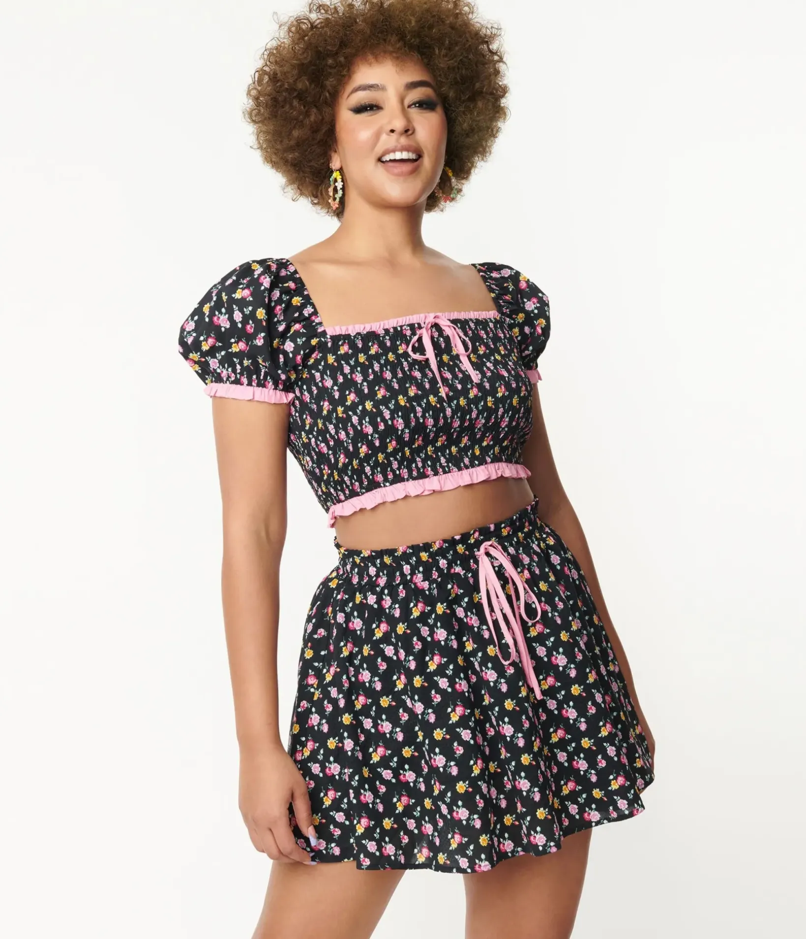 Unique Vintage Barbie Core|All Things Pink>Black & Pink Ditsy Floral Crop Top