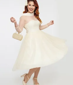 Unique Vintage Special Occasion|Wedding Dresses>Ivory Chiffon Boat Neck Wedding Dress