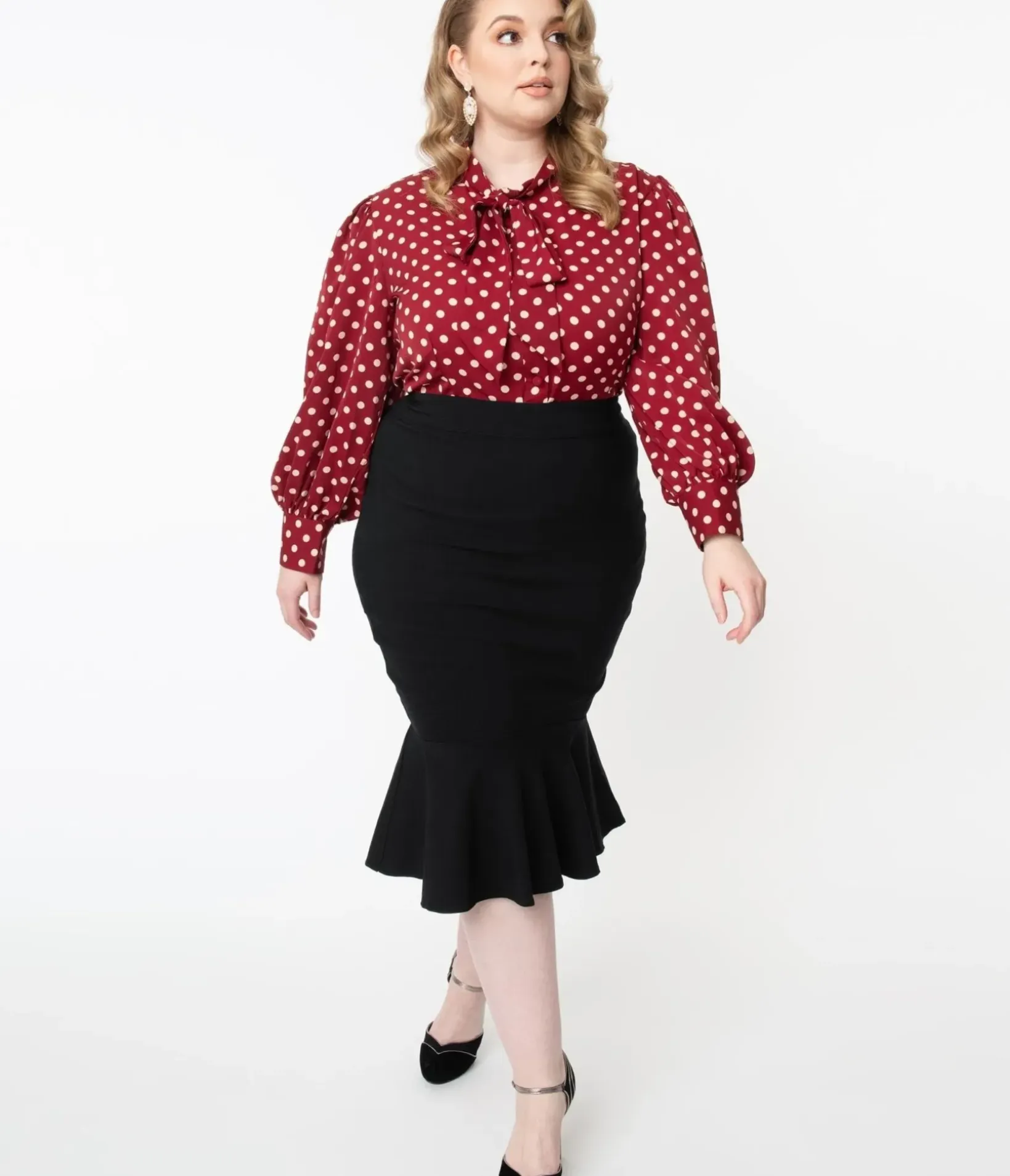 Unique Vintage Skirts|Skirts>Plus Size 1960s Black Fishtail Lizette Wiggle Skirt