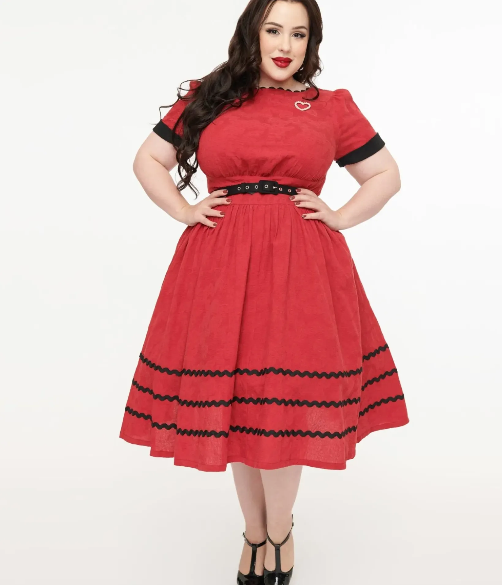 Unique Vintage Swing|Swing>Plus Size 1950s Red & Faux Pearl Heart Pin Cotton Swing Dress