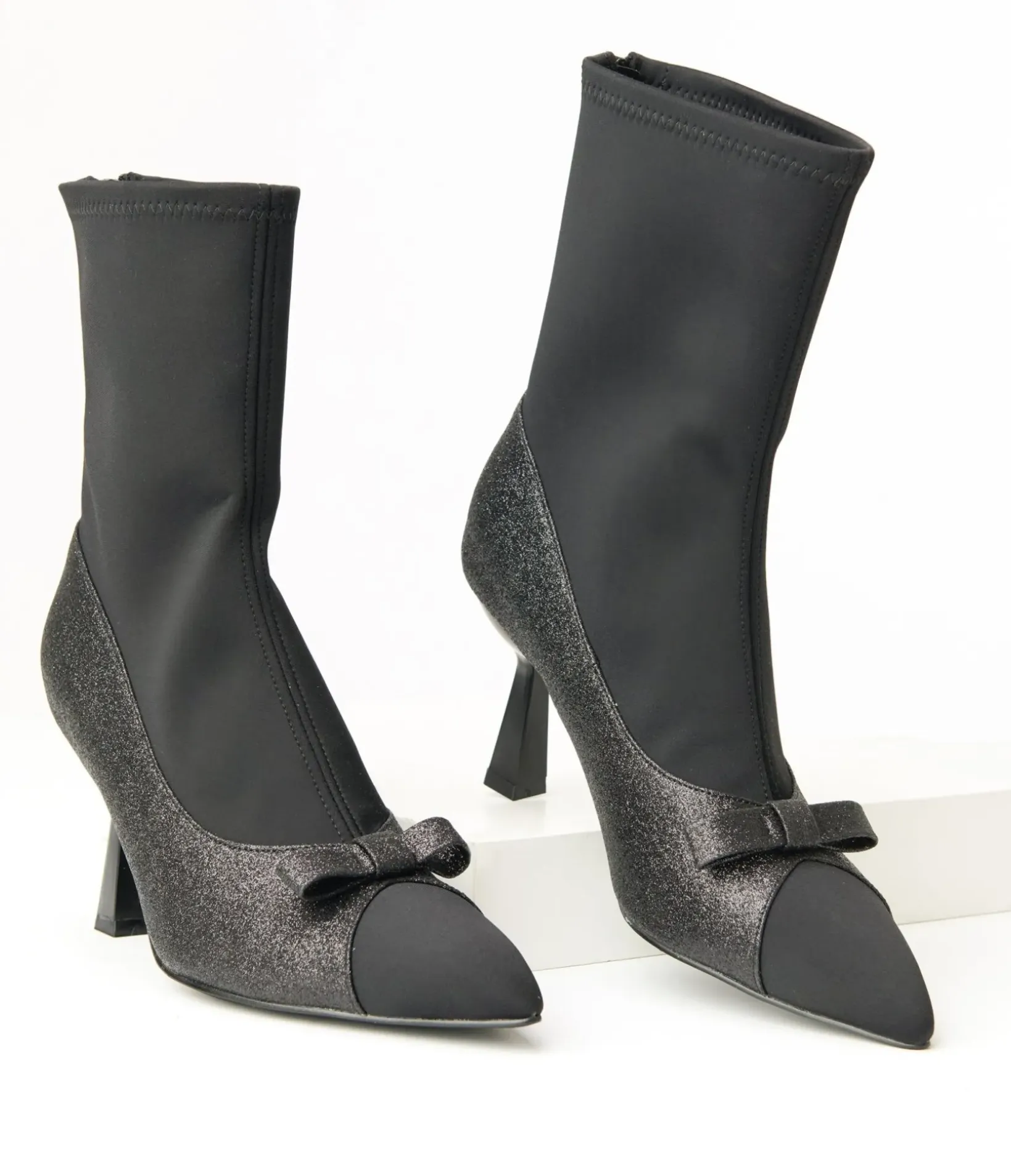 Unique Vintage Boots>1950s Black Glitter Bow Boots