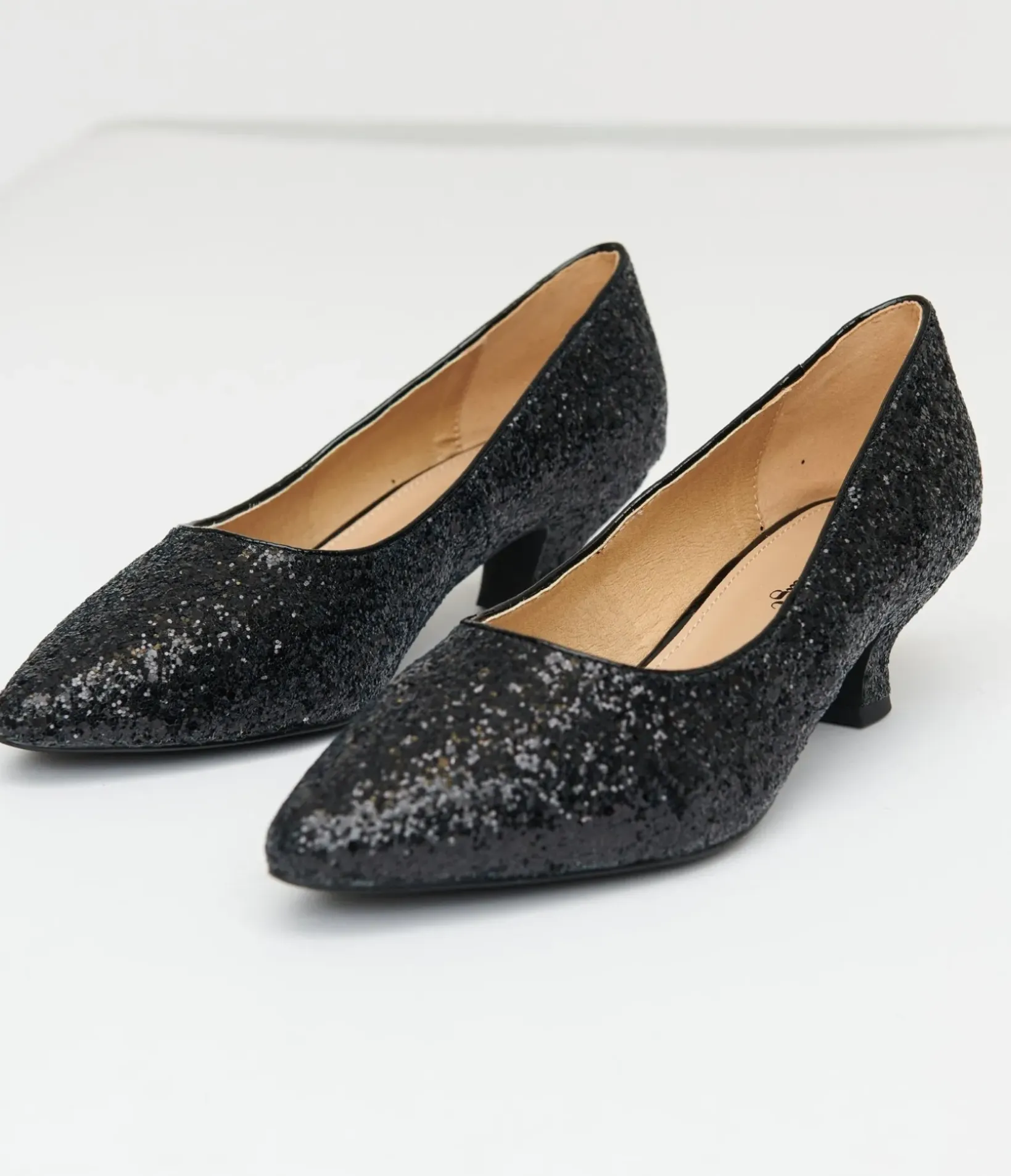 Unique Vintage Special Occasion|All Things Black>1950s Black Sparkle Pointed Kitten Heels