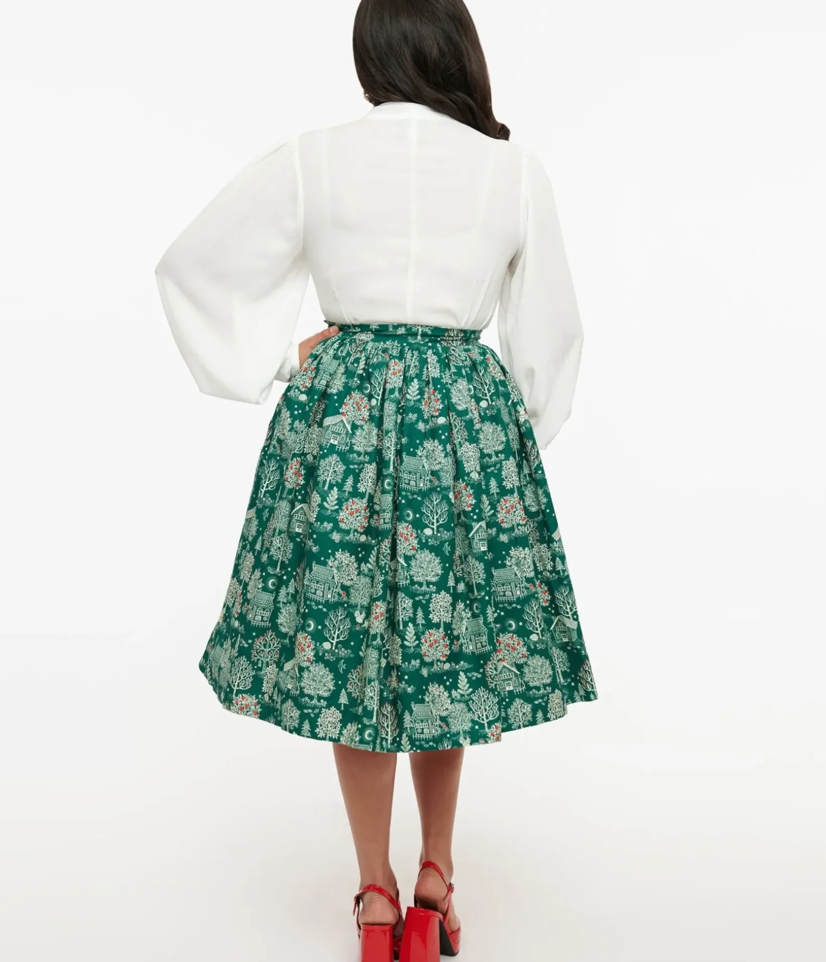 Unique Vintage Skirts>1950s Green Winter Print Gellar Swing Skirt