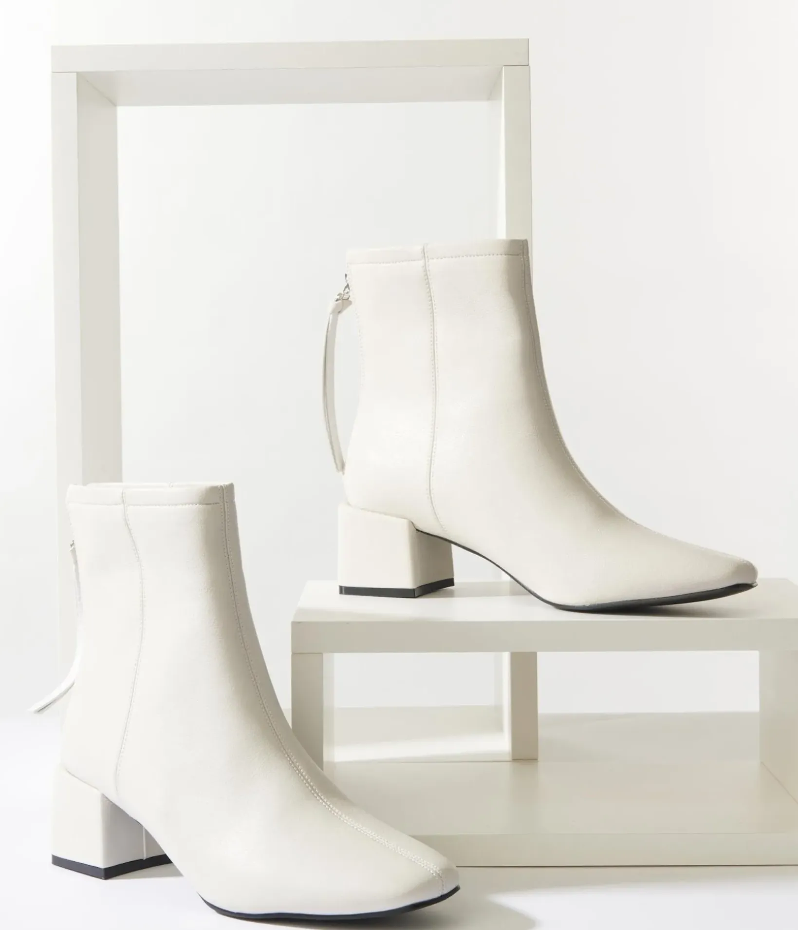 Unique Vintage Boots>White Leatherette Mod Sinatra Bootie