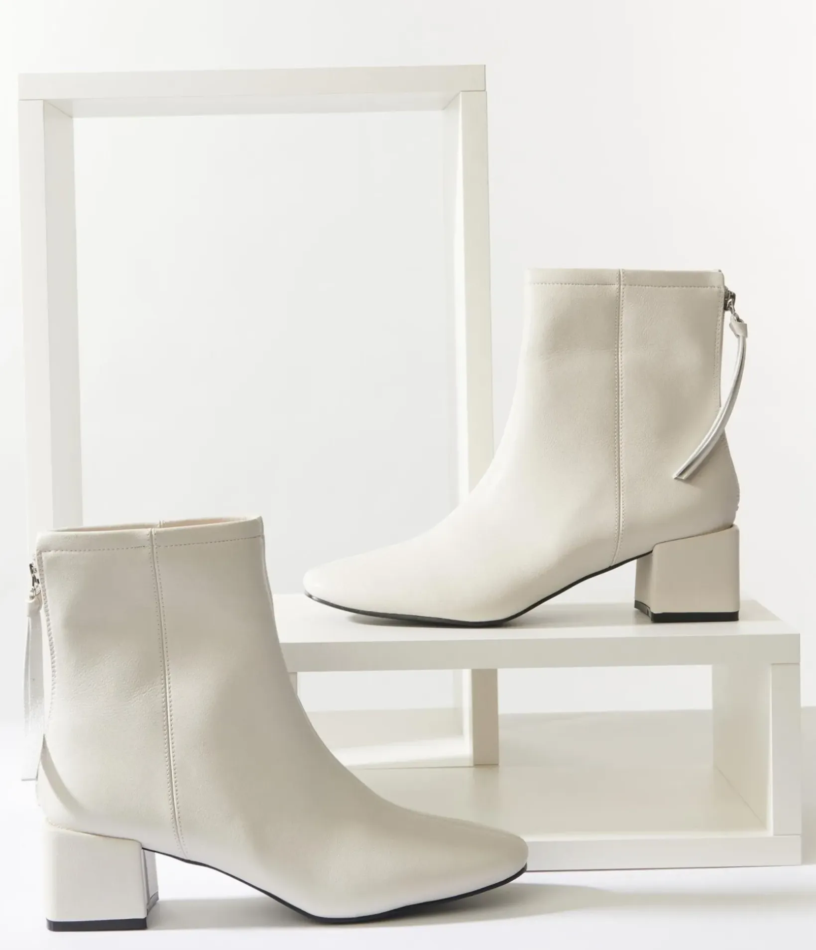 Unique Vintage Boots>White Leatherette Mod Sinatra Bootie