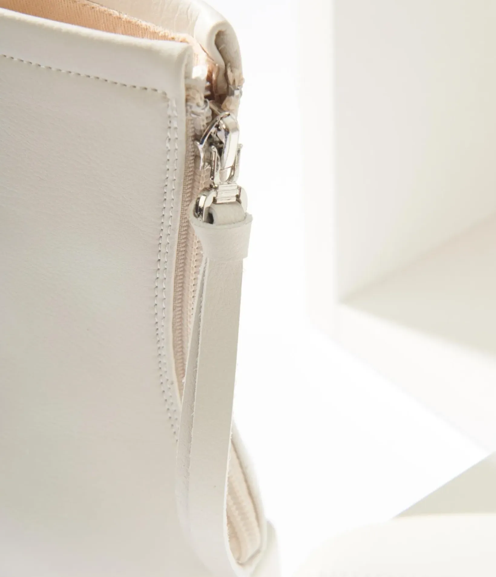 Unique Vintage Boots>White Leatherette Mod Sinatra Bootie
