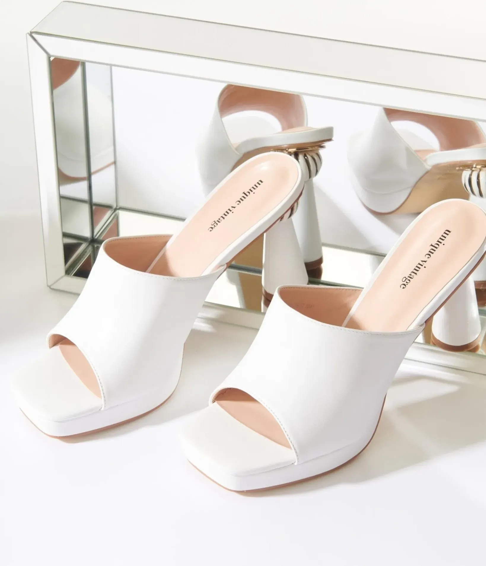 Unique Vintage Special Occasion|Heels>White Leatherette Spiral Ball Mule Heels