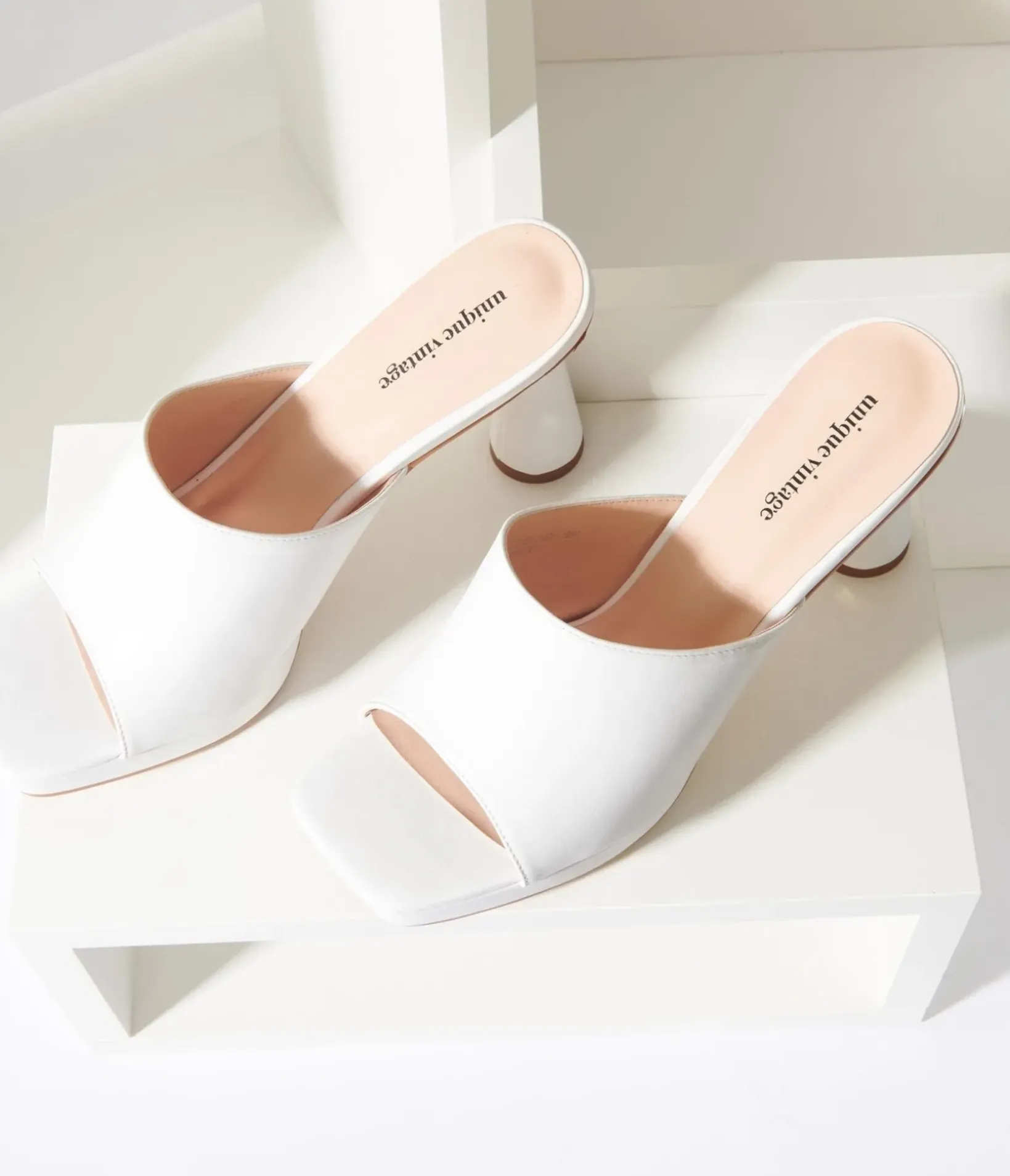 Unique Vintage Special Occasion|Heels>White Leatherette Spiral Ball Mule Heels
