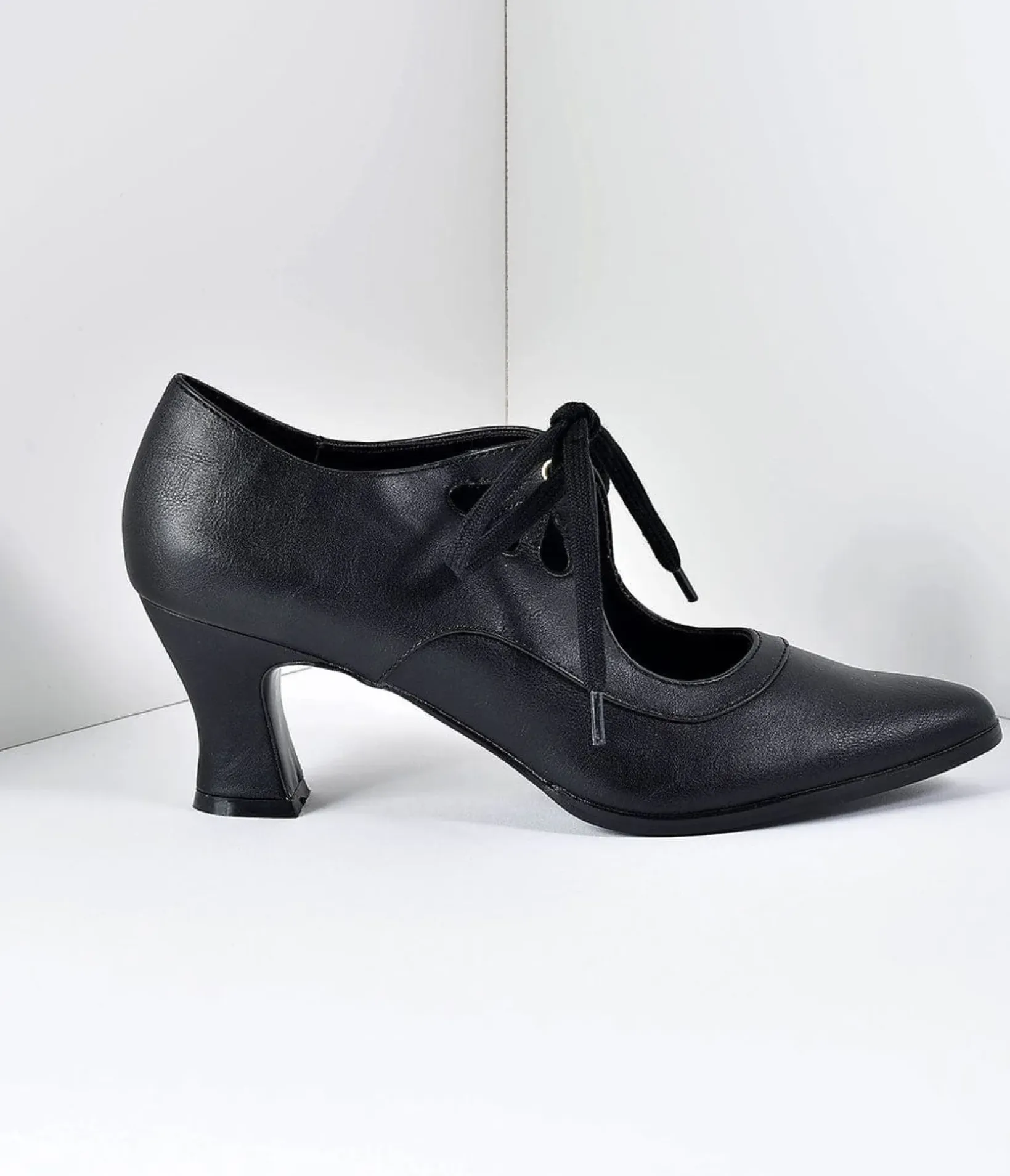 Unique Vintage Special Occasion|Heels>Vintage Style Black Leatherette Bow Tie Pointed Toe Heels