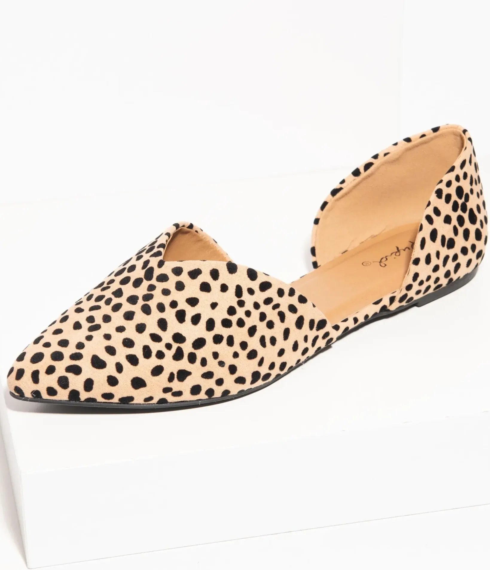 Unique Vintage Flats>Vintage Style Cheetah Suede dOrsay Flats