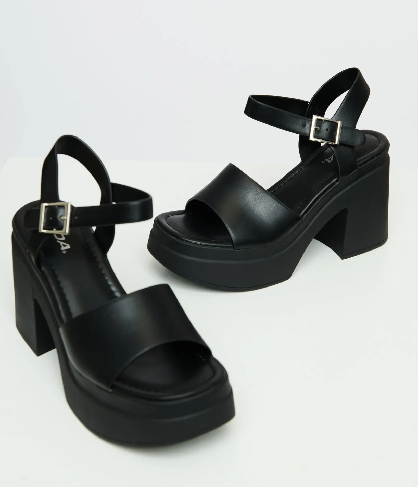 Unique Vintage Heels|Sandals>Y2K Black Leatherette Chunky Platform Heels