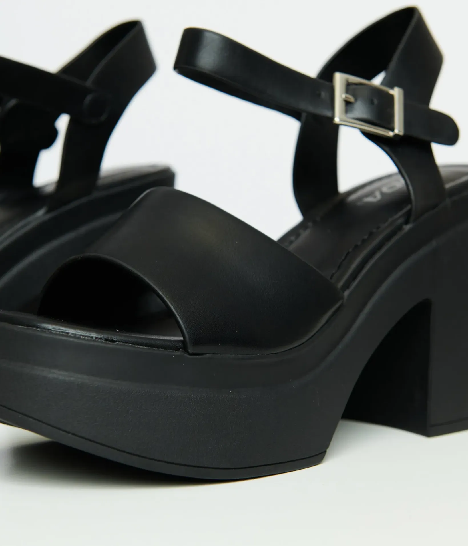 Unique Vintage Heels|Sandals>Y2K Black Leatherette Chunky Platform Heels