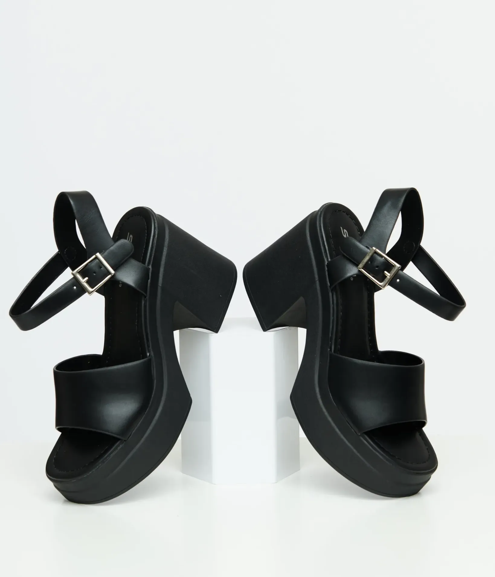Unique Vintage Heels|Sandals>Y2K Black Leatherette Chunky Platform Heels