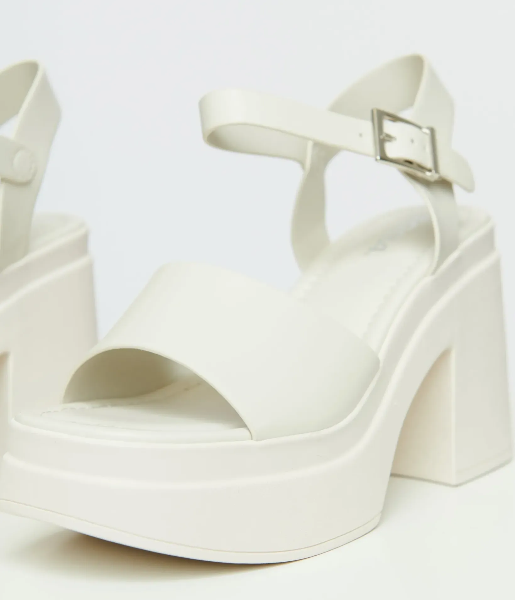 Unique Vintage Heels|Sandals>Y2K White Leatherette Chunky Platform Heels