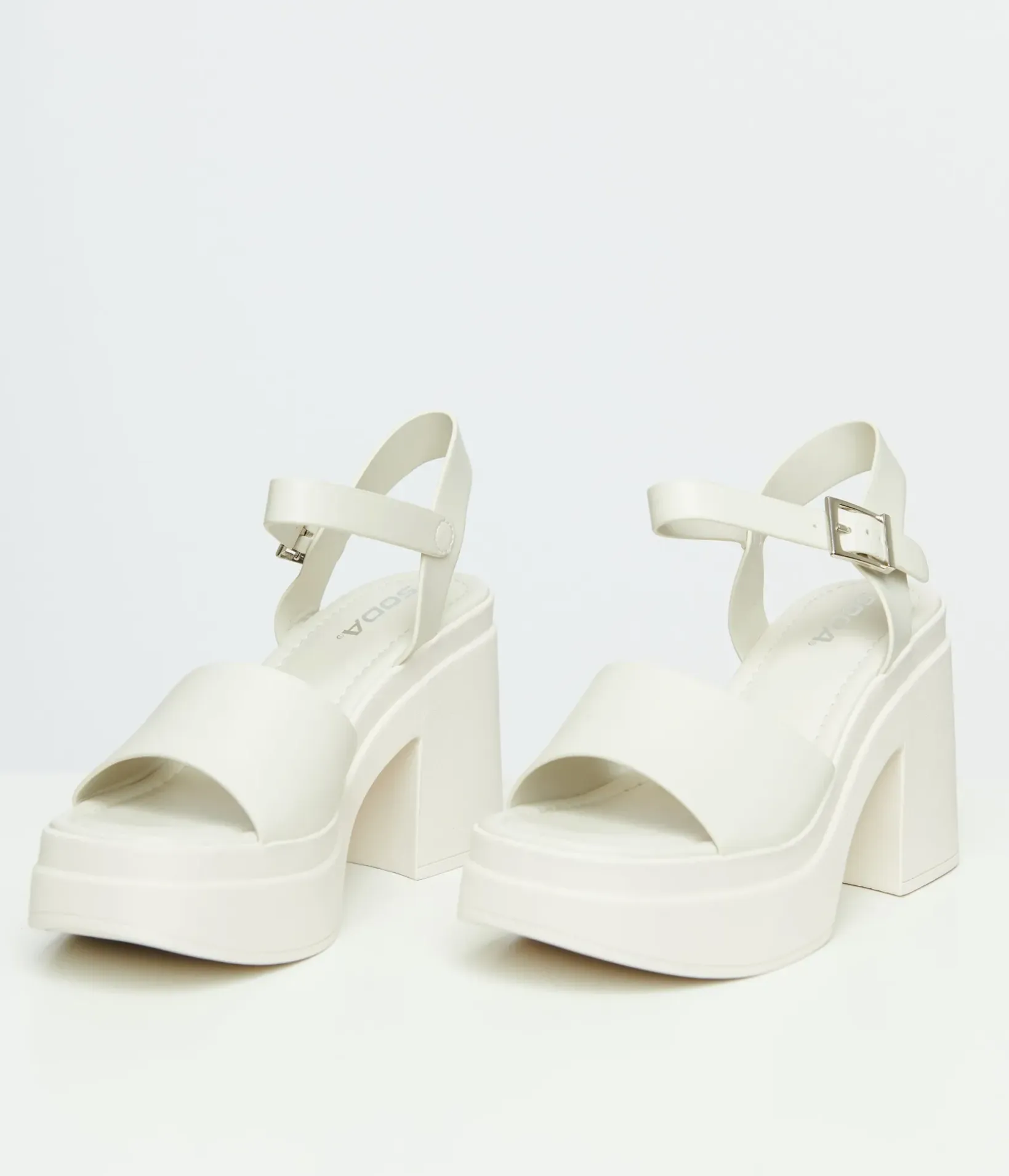 Unique Vintage Heels|Sandals>Y2K White Leatherette Chunky Platform Heels